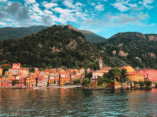 イタリア